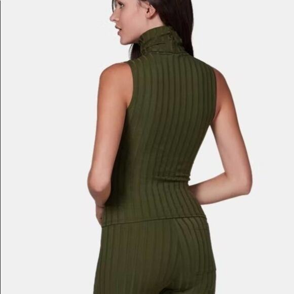 Black Sleeveless Mock Neck Ribbed Top, Capsule, Staple, minimalist, Career L - Picture 2 of 10